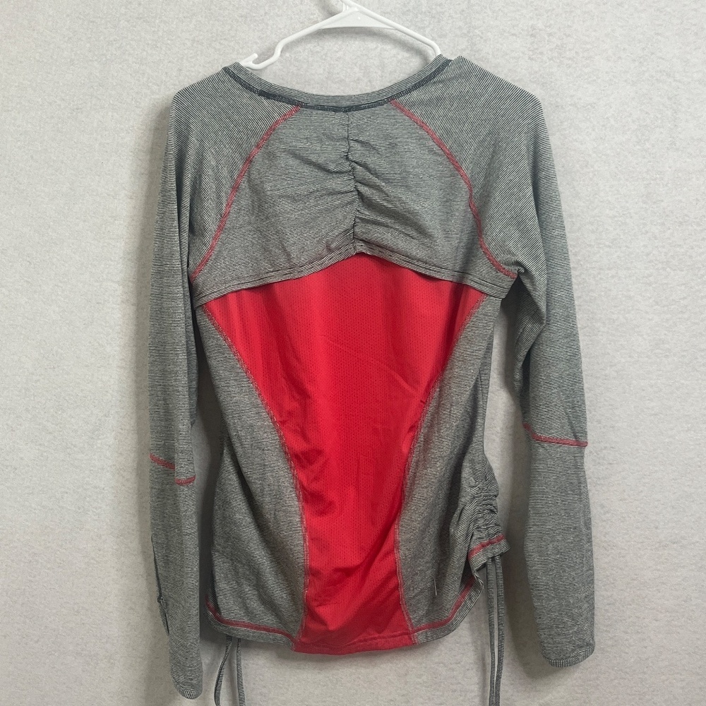 Lucy Tech Gray Striped Ruched Workout Top Large - Picture 2 of 9